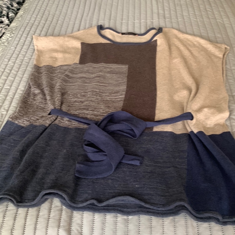 BCBG sweater
